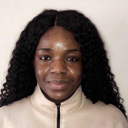 Deborah O is a private carer in Bexley, UK