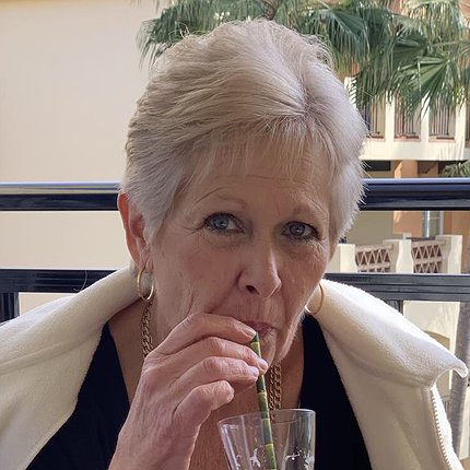 Elmare H is a private night carer in Worcester park, UK