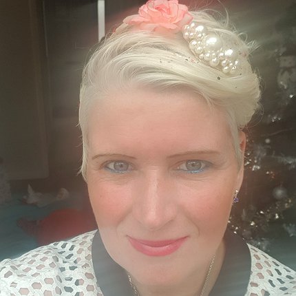 Eabeauti Awesomstt delfina S is a private night carer in Wormwood scrubs, UK